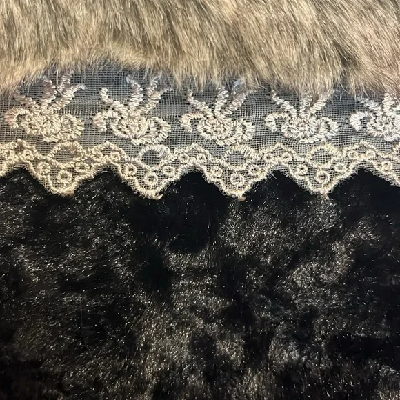 By Joseph black crush fabric with faux fur trim and lace detail jacket size L - Picture 4 of 8